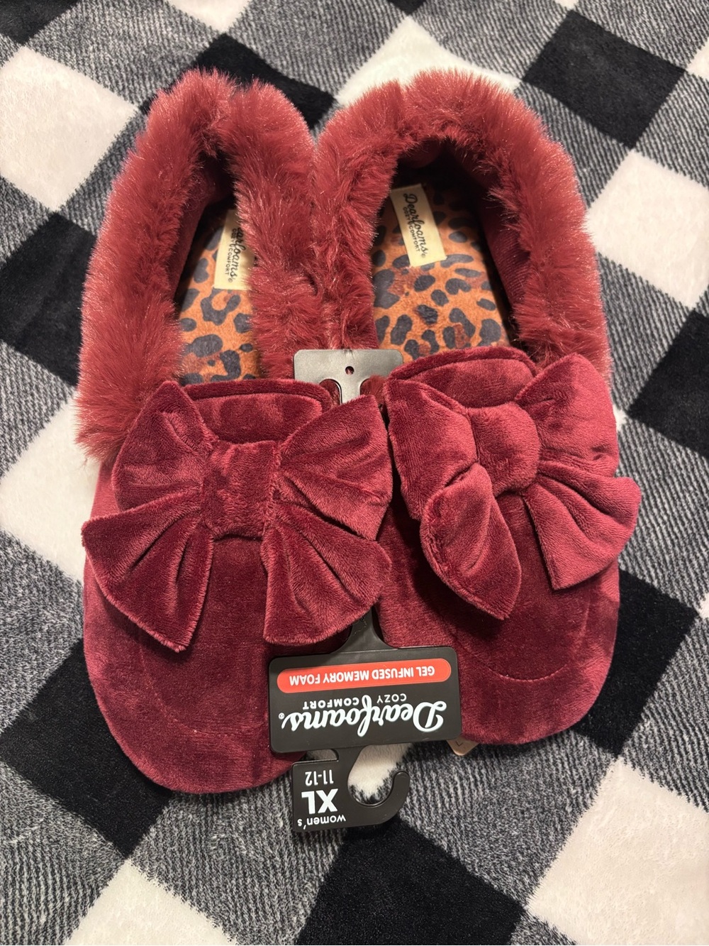 Dearfoams Women's Burgundy Bow Plush Slippers - XL
